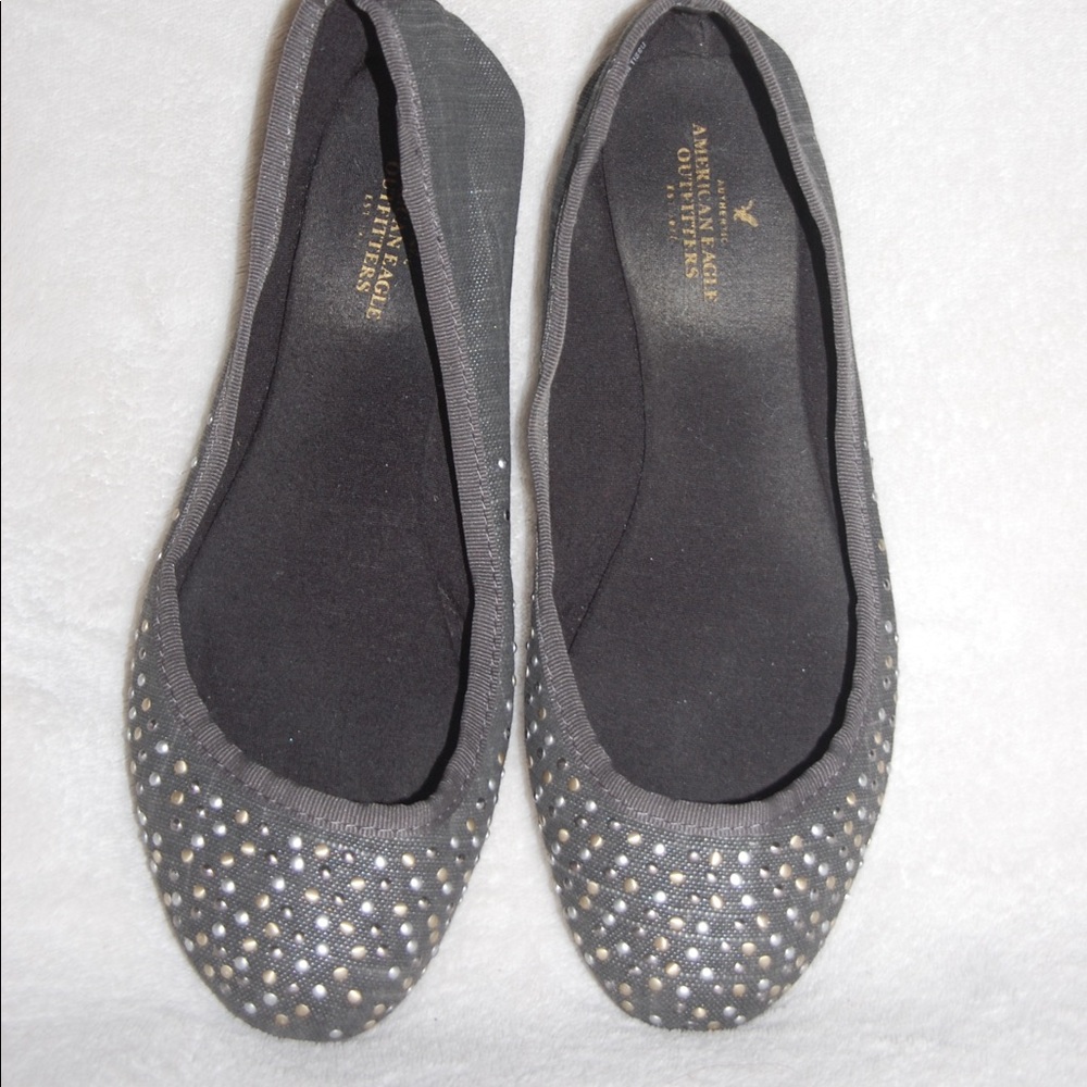 American Eagle gray flats, size 9
